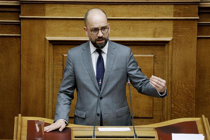 Η Ολομέλεια της Βουλής ψήφισε υπέρ της άρσης της ασυλίας του βουλευτή του ΣΥΡΙΖΑ Κώστα Μπάρκα