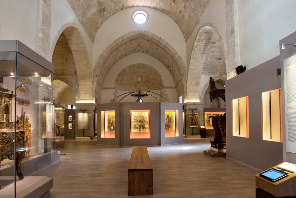 Η μοναδική έκθεση Βρακοφόρων και Φουστανελάδων Αγίων εγκαινιάζεται το Σάββατο στο Ηράκλειο Κρήτης