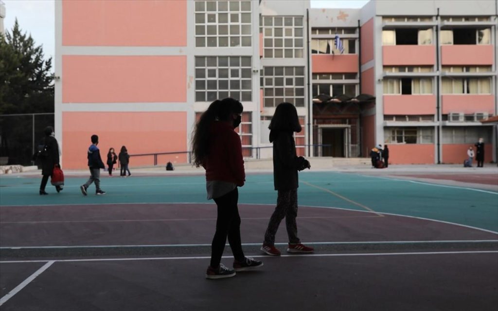 Καβάλα: Μαθητές εκβίαζαν συμμαθήτριές τους για να τους παίρνουν χρήματα – Ζήτησαν μέχρι και 2.000 ευρώ