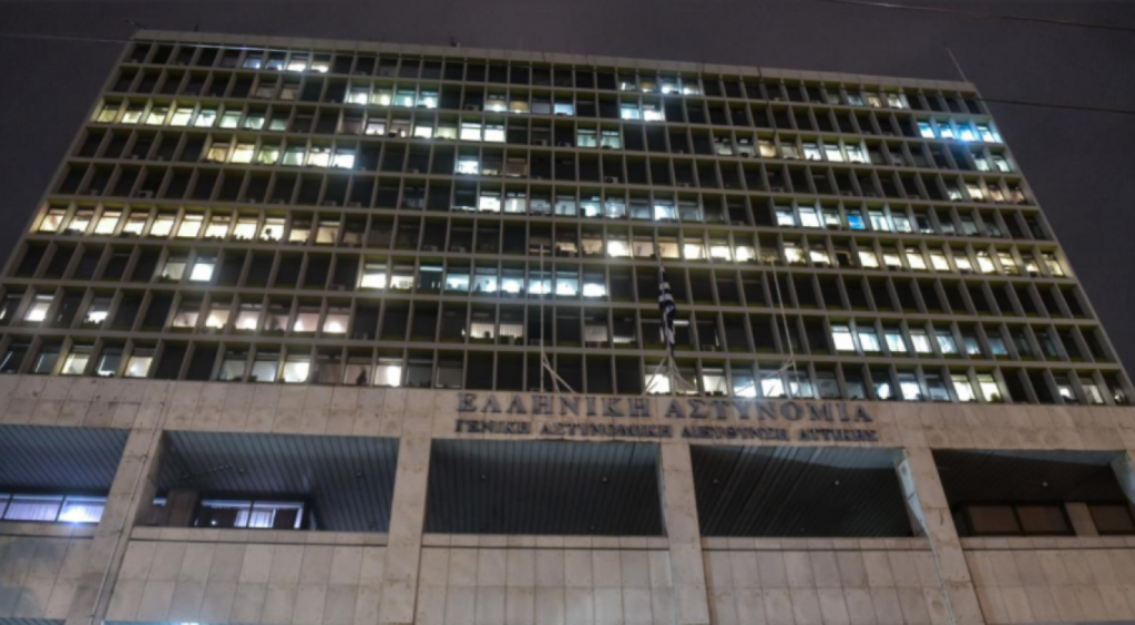 Κολωνός: Στη ΓΑΔΑ ακόμη δυο άνδρες που συνομιλούσαν με την 12χρονη