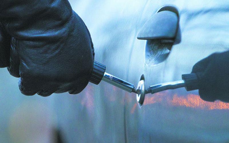 Θεσσαλονίκη: Εξαρθρώθηκε συμμορία Σύρων που έκλεβε πολυτελή αυτοκίνητα για να μεταφέρει παράνομους μετανάστες