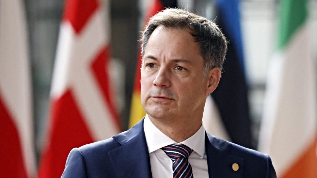 Αλεξάντερ ντε Κρόο: Σε δύο με τρεις εβδομάδες οι λύσεις στην ενεργειακή κρίση δηλώνει στη Σύνοδο Κορυφής