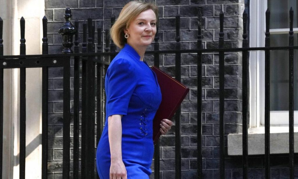 Βρετανία: Το παρασκήνιο της παραίτησης της Λιζ Τρας