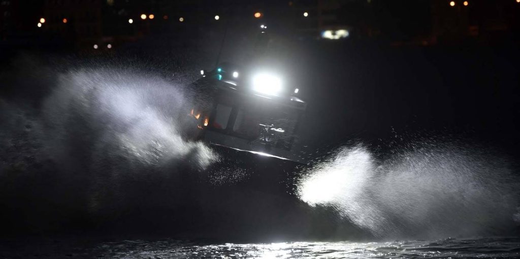 Πάτμος: Νεκρός ο κυβερνήτης του ρυμουλκού που βυθίστηκε στο λιμάνι (upd)