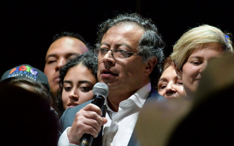 Κολομβία: Ο πρόεδρος Γουστάβο Πέτρο συναντά τον διευθυντή της CIA