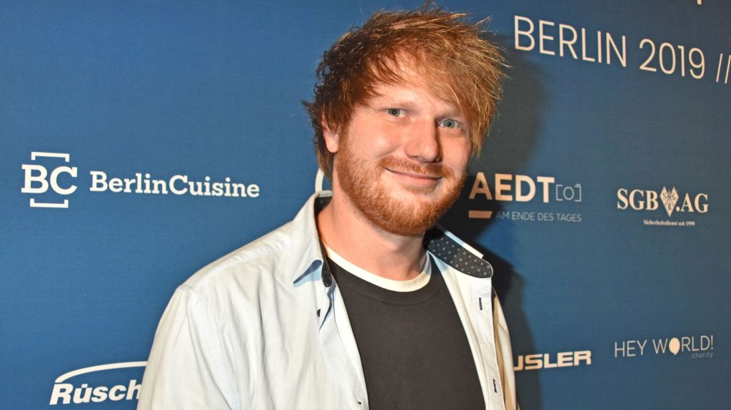 Ο Εντ Σίραν έγραψε τραγούδι για τον Τζέιμς Μποντ – Πήρε τη θέση του το τραγούδι της Μπίλι Άιλις