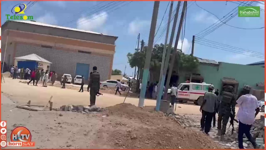 Σομαλία: Αυτοκίνητο παγιδευμένο με εκρηκτικά εισέβαλε σε ξενοδοχείο