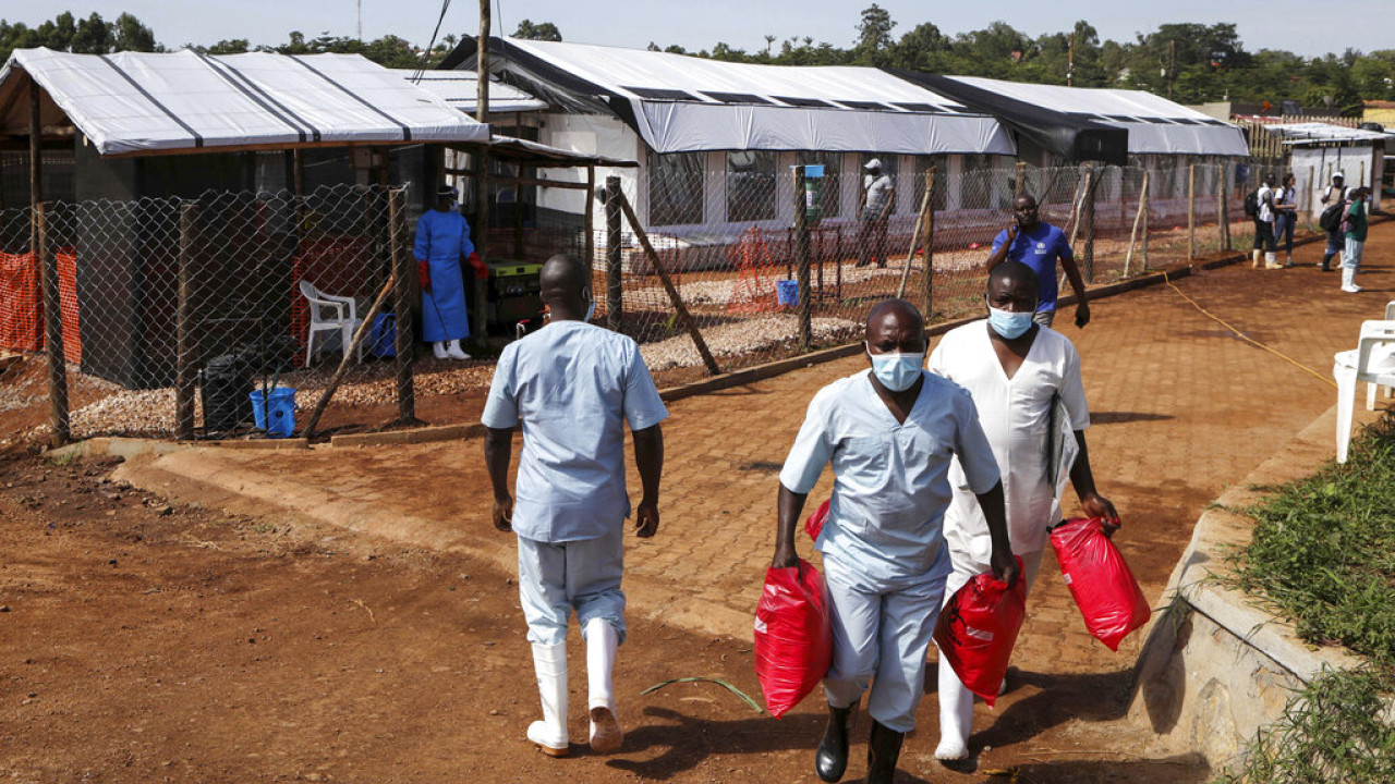 Ουγκάντα: Επιβεβαιώθηκαν άλλα 3 κρούσματα από τον ιό Έμπολα στην πρωτεύουσα