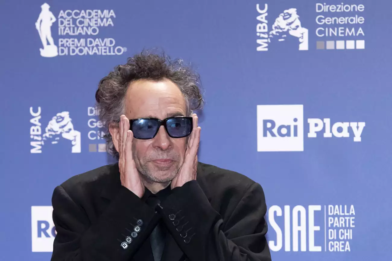 Τιμ Μπάρτον: «Καρφώνει» την Disney – «Είναι ένα φρικτό τσίρκο και εγώ ήμουν ο Dumbo το ελεφαντάκι»