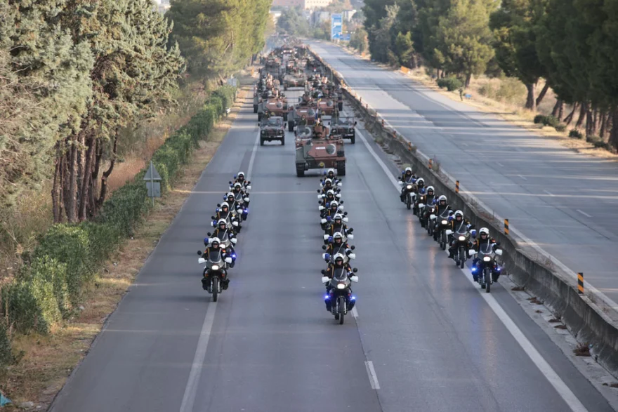 Δοκιμαστική στρατιωτική παρέλαση στην Θεσσαλονίκη – Δείτε εικόνες (φωτο)