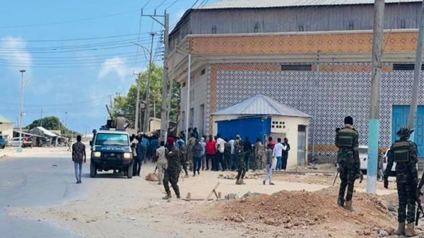 Σομαλία: 9 νεκροί και 47 τραυματίες κατά την επίθεση ισλαμιστών σεμπάμπ κατά ξενοδοχείου