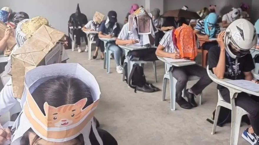 Φιλιππίνες: Τα καπέλα ενάντια στα σκονάκια σε κολλέγιο που έγιναν viral (φωτο)