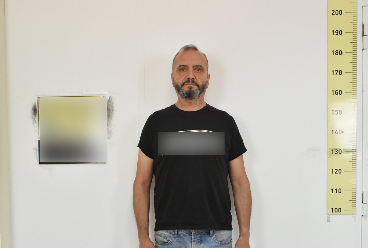 Απείλησε δημοσιογράφο ο πατέρας του παιδοβιαστή Η.Μίχου: «Θα αμολήσω το σκυλί, φύγε»