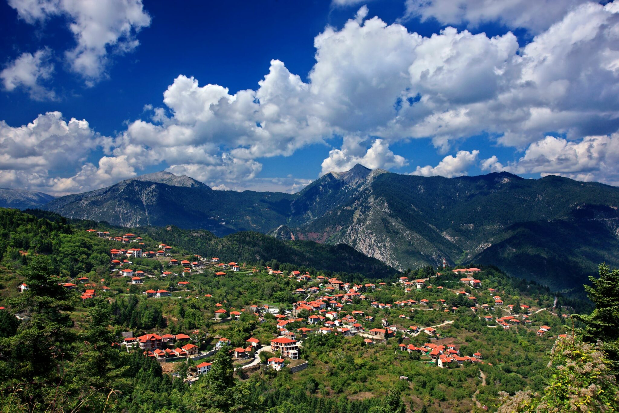 Ορεινή Ναυπακτία: Ένας αυθεντικός προορισμός με γραφικά χωριά που αξίζει να επισκεφθείτε