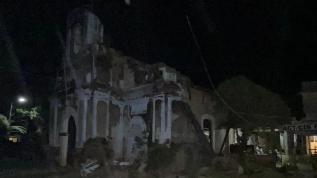 Ισχυρός σεισμός 6,6 Ρίχτερ στις Φιλιππίνες