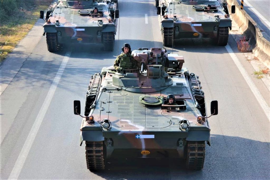 Το «θερμό επεισόδιο» Παναγιωτοπούλου – Βελόπουλου για τα «νέα» ΤΟΜΑ Marder: «Πότε θα τα στείλετε στα νησιά;»