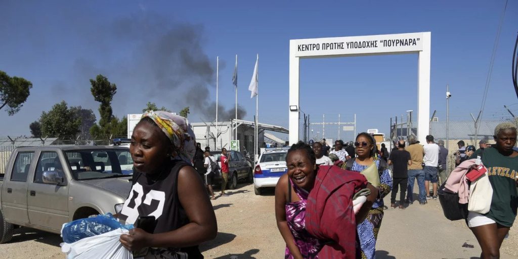 Επεισόδια σε ΚΥΤ της Κύπρου με τρεις τραυματίες