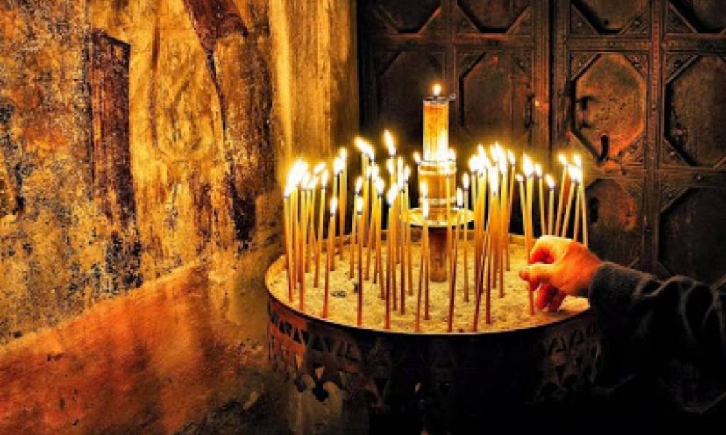 Ημαθία: Ιερόσυλος άρπαξε λεφτά και μανουάλια από δύο Ιερούς Ναούς