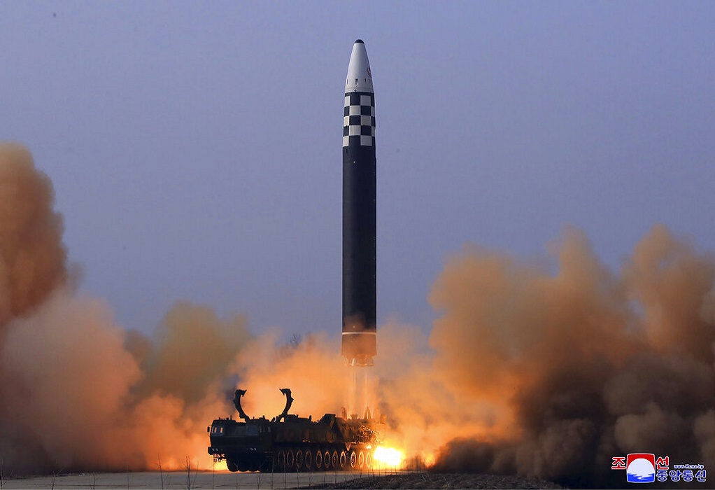 Η Βόρεια Κορέα εκτόξευσε βαλλιστικό πύραυλο άγνωστου τύπου και ετοιμάζεται για την 7η πυρηνική δοκιμή