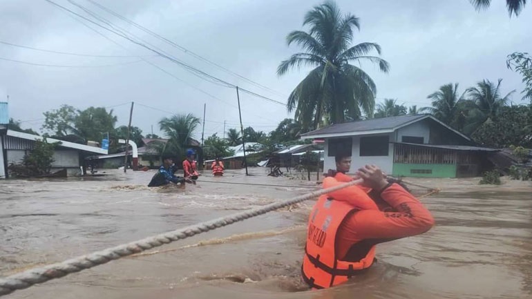 Φιλιππίνες: Τουλάχιστον 72 νεκροί από την τροπική καταιγίδα Νάλγκε