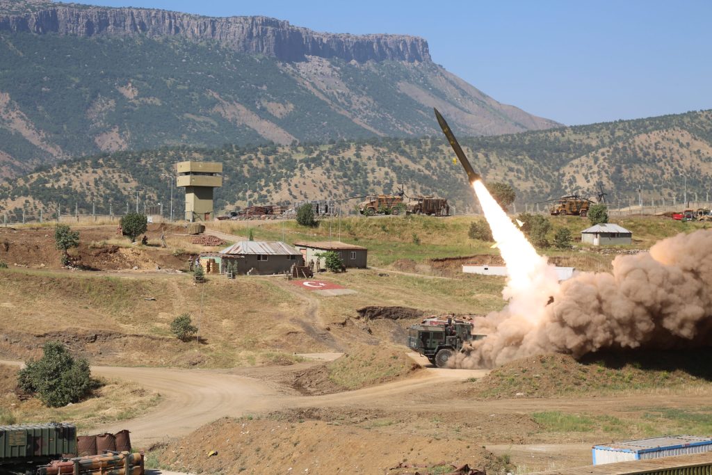 Ο Ερντογάν απειλεί με νέους  βαλλιστικούς πυραύλους την  Ελλάδα: «Περιμένετε – Μετά τον TAYFUN έρχονται και άλλοι»!