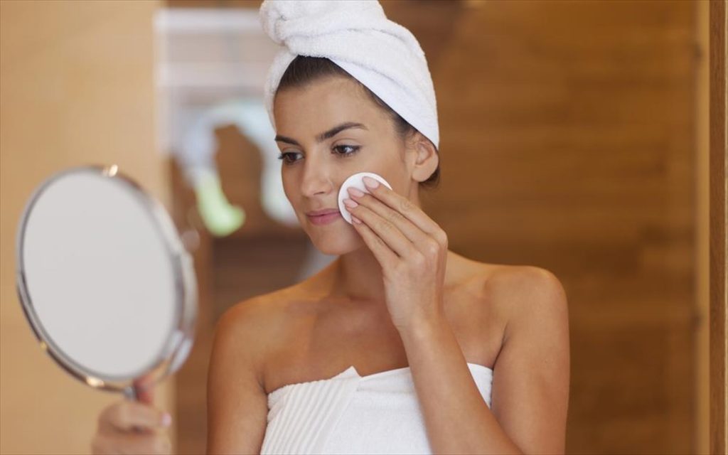 Με αυτούς τους φυσικούς τρόπους μπορείτε να αφαιρέσετε το μακιγιάζ σας