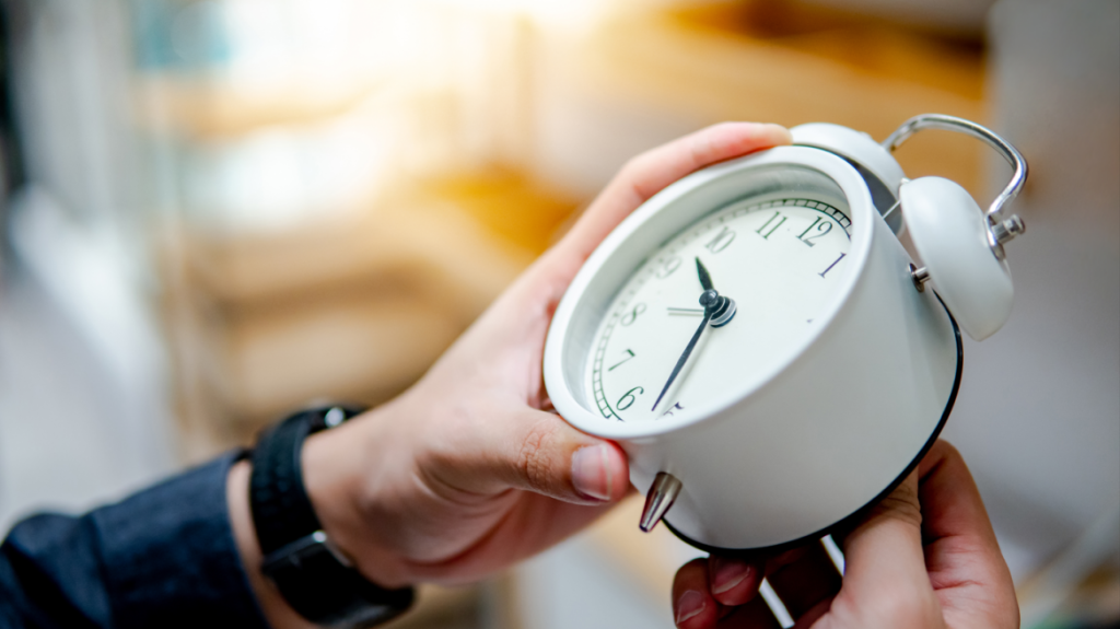 Αλλαγή ώρας: Τα ξημερώματα της Κυριακής γυρίζουμε μία ώρα πίσω τα ρολόγια