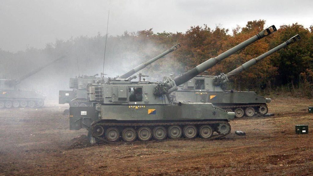 Οι Ιταλοί προσπαθούν να κλείσουν το κενό των ελαττωματικών α/κ πυροβόλων PzH-2000 της Ουκρανίας: Παρέδωσαν αμερικανικής κατασκευής Μ109L