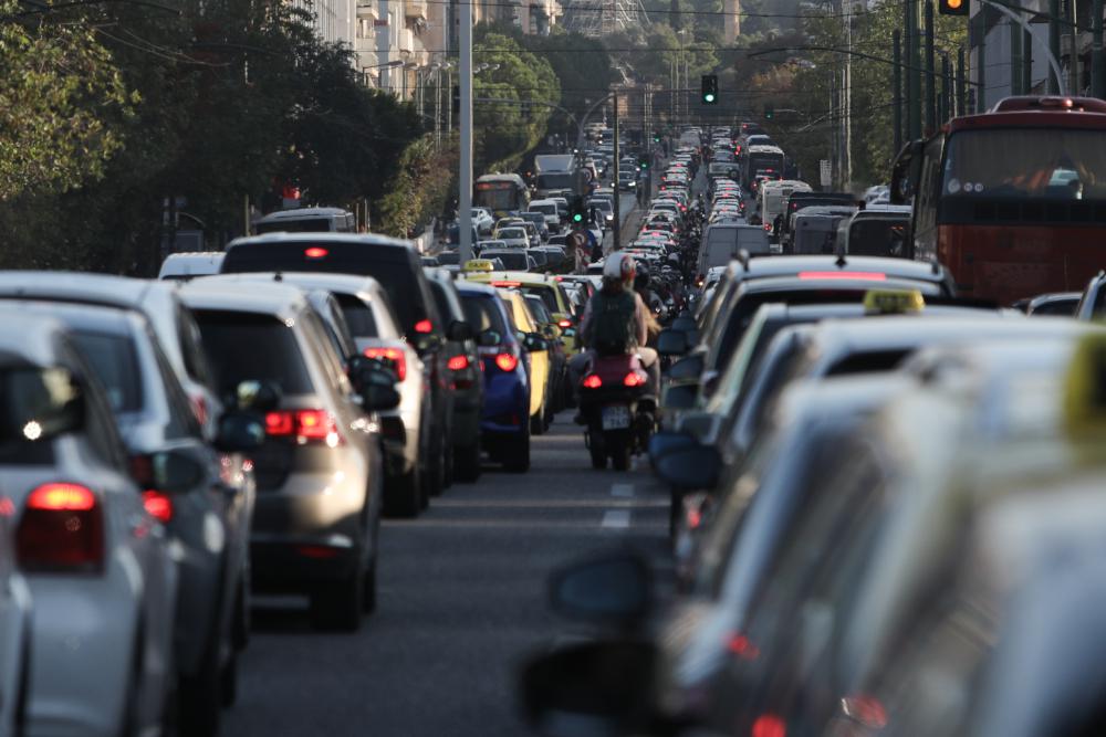 Αυξημένη η κίνηση στα ρεύματα εισόδου για την Αθήνα – Ταλαιπωρία για τους οδηγούς