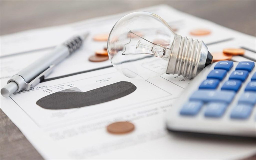 Λογαριασμοί ρεύματος: Απλά tips για να μειώσετε την κατανάλωση ενέργειας
