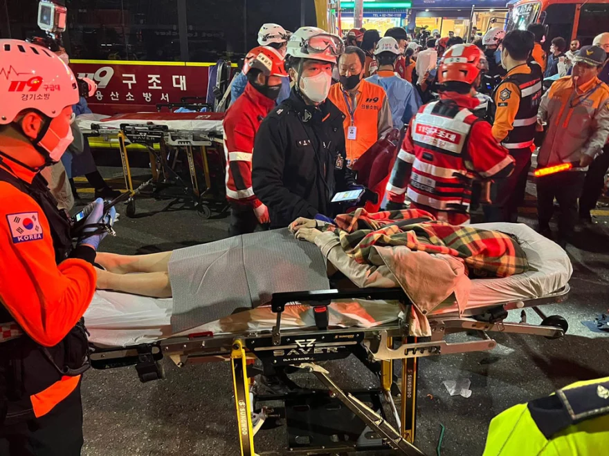 Εθνικό πένθος στη Νότια Κορέα: 151 νεκροί & 152 τραυματίες στη Σεούλ – «Ούρλιαζαν & έπεφταν σαν ντόμινο» (βίντεο)