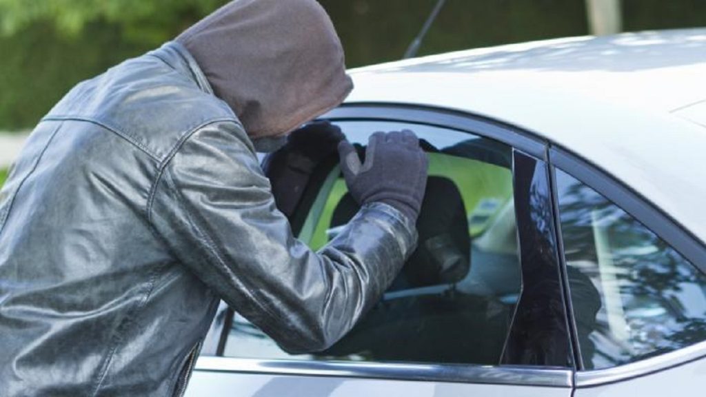 Ιταλία: Έρχεται πρόστιμο για… ανοιχτά παράθυρα στο αυτοκίνητο