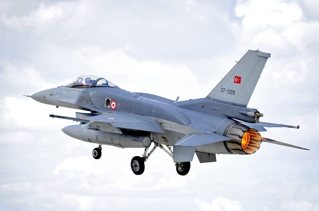 Κρις Πάπας: «Να διατηρηθεί η τροπολογία για τα τουρκικά F-16 στον αμυντικό προϋπολογισμό των ΗΠΑ»