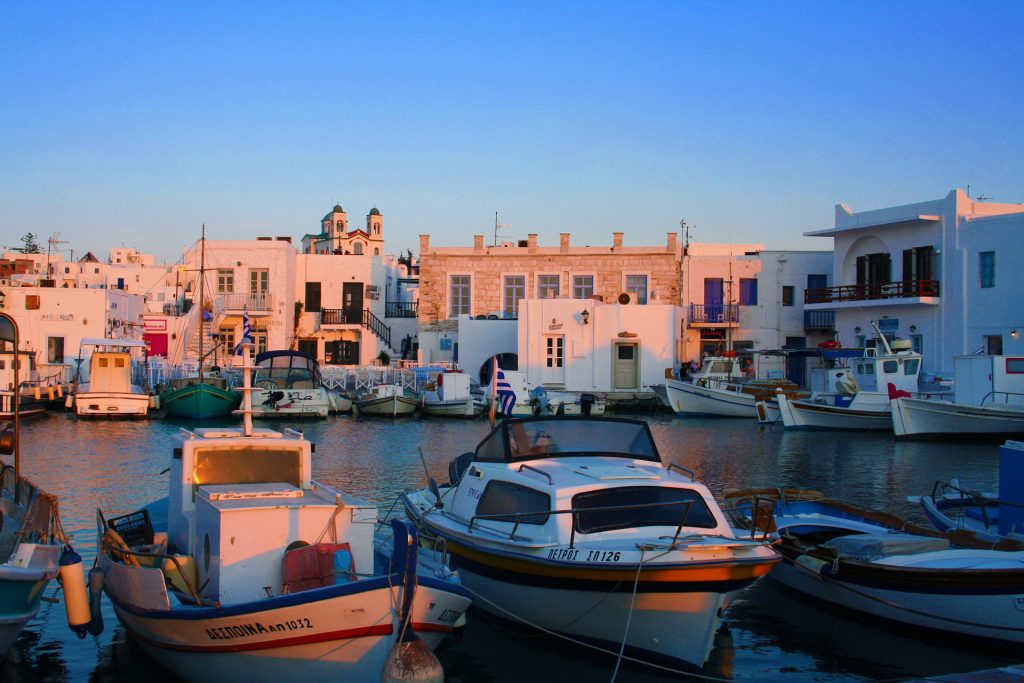 «Ύμνοι» γαλλικού τουριστικού περιοδικού για την Πάρο – «Η επίσκεψη είναι απαραίτητη!»