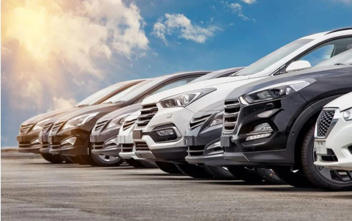 Η Κομισιόν βάζει «ταφόπλακα» στα αυτοκίνητα με βενζίνη και diesel