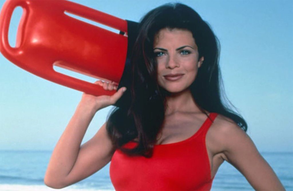 Yasmine Bleeth: Δείτε πως είναι σήμερα η μελαχρινή «μπόμπα» του Baywatch (φώτο)