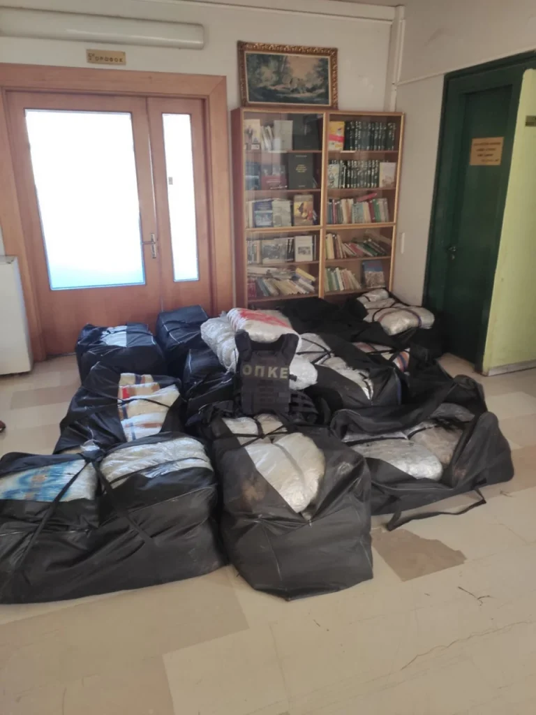 Ιωάννινα: Η ΕΛ.ΑΣ. «τσάκωσε» σε φορτηγό με 375 κιλά κάνναβης – Δύο συλλήψεις