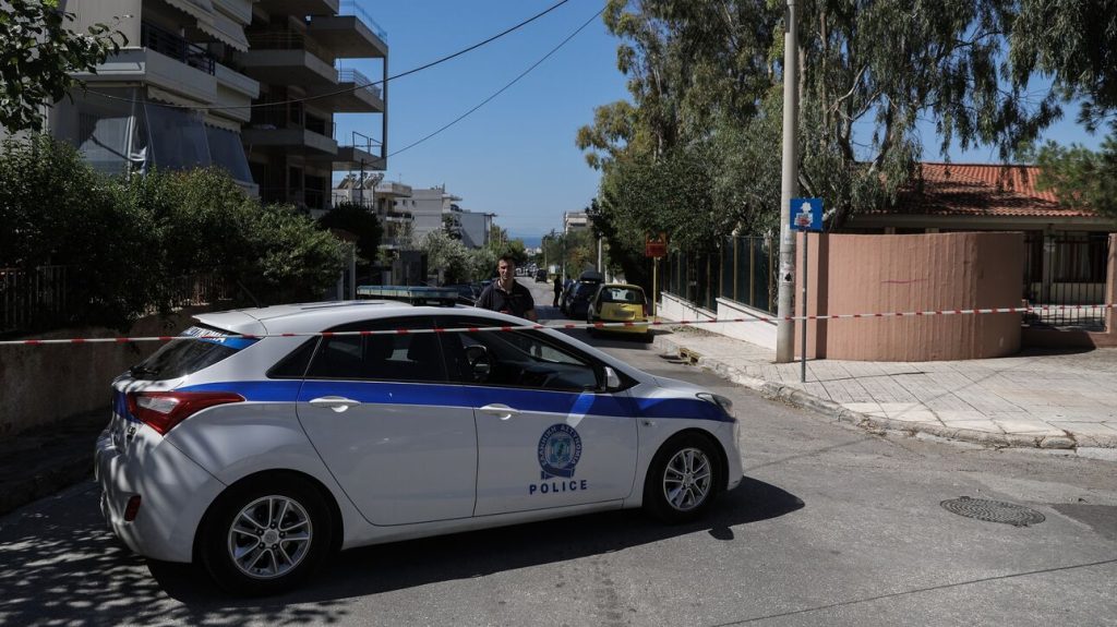 Βρέθηκε οβίδα στην Αργυρούπολη – Έσπευσαν στο σημείο πυροτεχνουργοί των Ενόπλων Δυνάμεων (βίντεο)