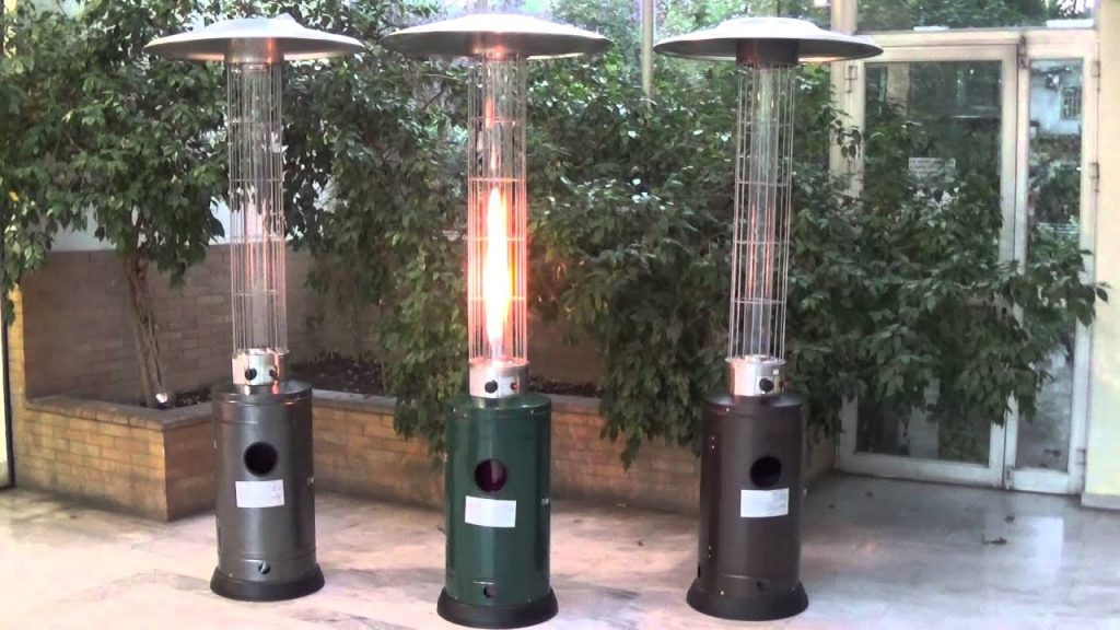 «Τέλος» στις εξωτερικές θερμάστρες στους χώρους εστίασης! – Με κουβέρτες οι πελάτες για να μην γίνουν «παγωτό»