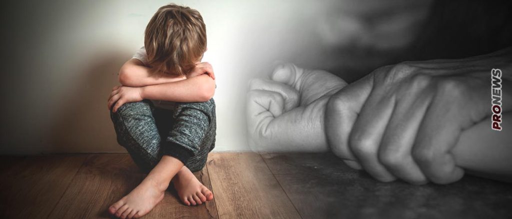 Πετράλωνα: Δέκα ομαδικά όργια στο σπίτι καταγγέλλει ο γιος – «Ο πατέρας μου με έσπρωχνε σε άλλους και με βίαζαν»