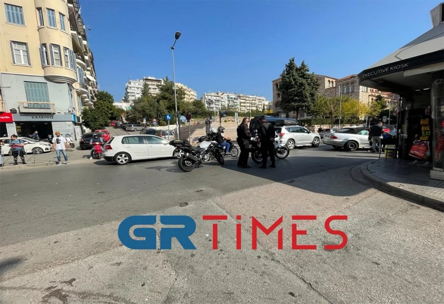 Θεσσαλονίκη: Σοβαρό τροχαίο – ΙΧ «καρφώθηκε» σε λεωφορείο