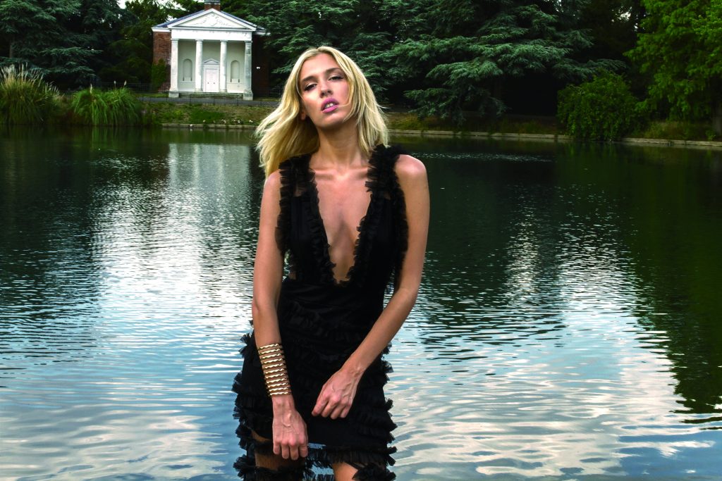 Alexa: Όμορφη, έξυπνη και με… φωνάρα