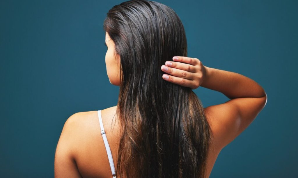 Τα tips που θα κάνουν τα μαλλιά σου να γίνονται λιπαρά τόσο γρήγορα