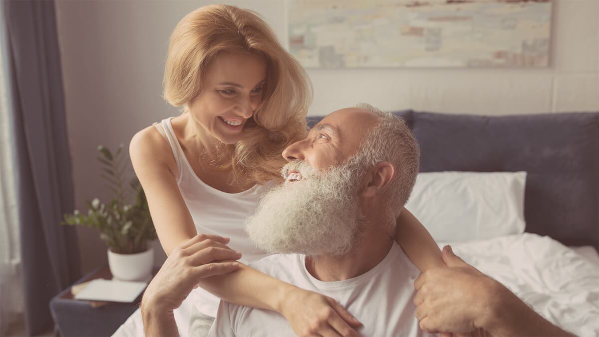 Αυτός είναι ο λόγος που η σεξουαλική επαφή γίνεται επώδυνη μετά την εμμηνόπαυση