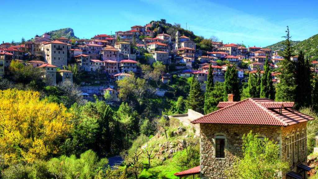 Πελοπόννησος: Τέσσερις γνωστοί και άγνωστοι γραφικοί ορεινοί οικισμοί για τις επόμενες εκδρομές σας!