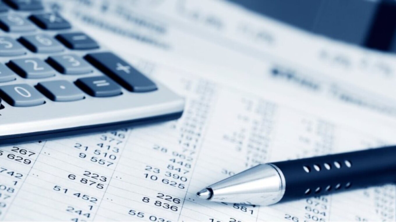 Στην τελική ευθεία οι προβλέψεις για τον προϋπολογισμό 2023 – Προς αναθεώρηση οδηγείται το Υπουργείο Οικονομικών