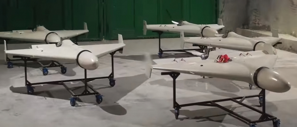 Ο Ποντόλιακ ζητά… βομβαρδισμό των εργοστασίων παραγωγής drone του Ιράν!
