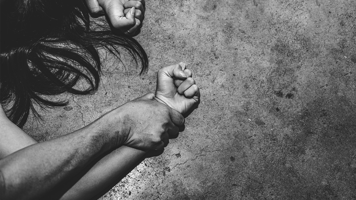 Κορυδαλλός: «Με είχε φυλακισμένη και με βίαζε επί πέντε μέρες» καταγγέλλει 35χρονη