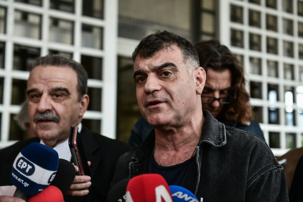 H ΕΡΤ «έκοψε» τον Κ.Βαξεβάνη όταν άρχισε να μιλάει για τον Κ.Μητσοτάκη