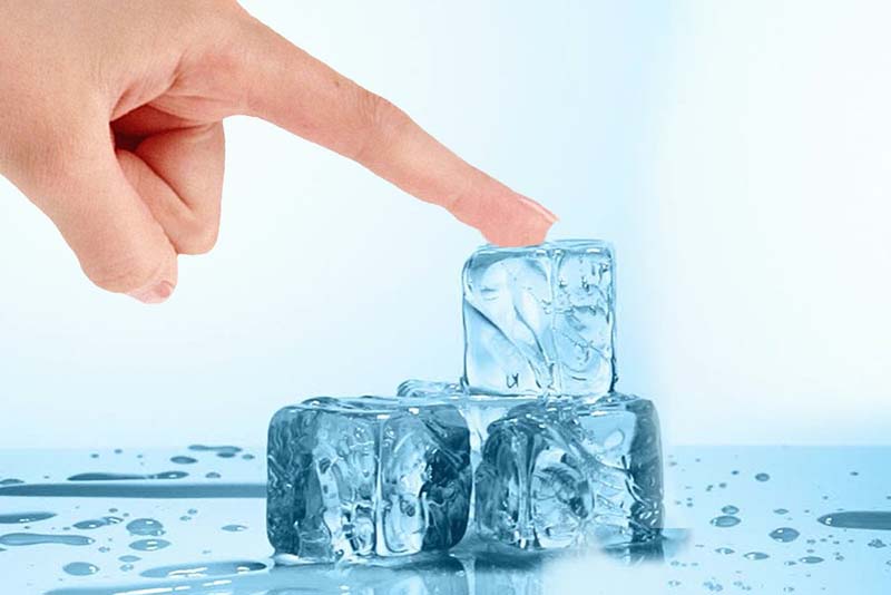Έχετε αναρωτηθεί; – Γιατί τα δάχτυλα μένουν κολλημένα στον πάγο;